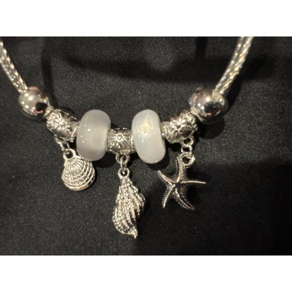 Mint Stainless Steel Starfish Shell Crystal Charm Silvertone Bangle Bracelet NEW - Picture 3 of 6